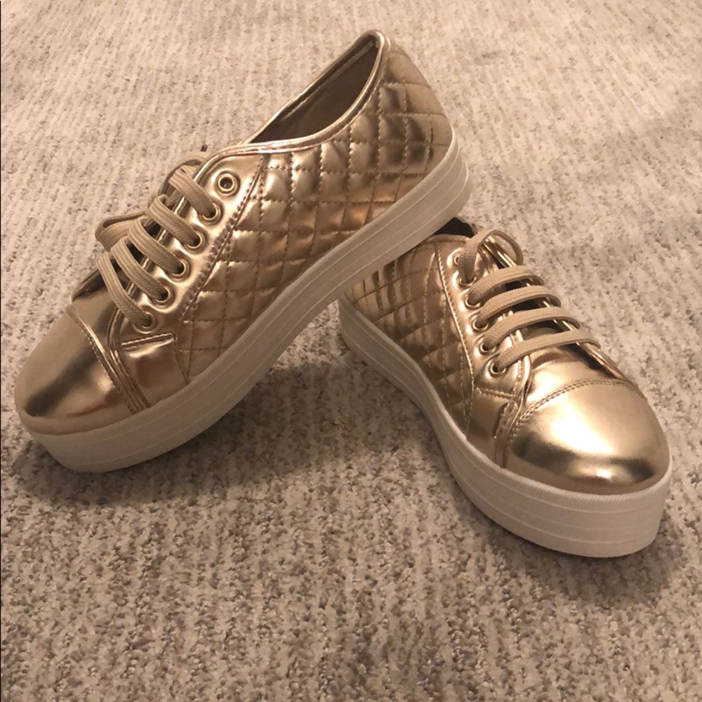 Platform sneaker